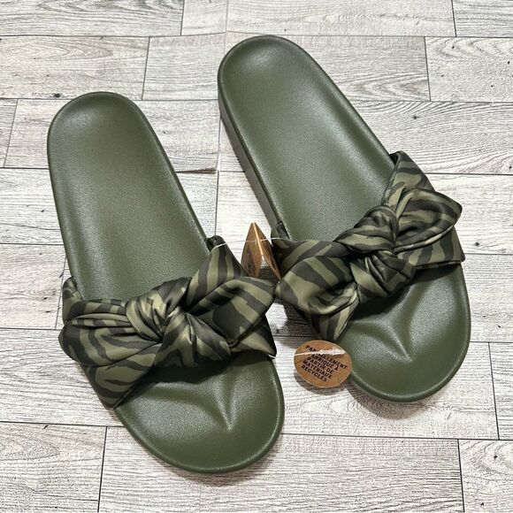 NWT VS PINK ANIMAL PRINT BOW SLIDES - Picture 1 of 7